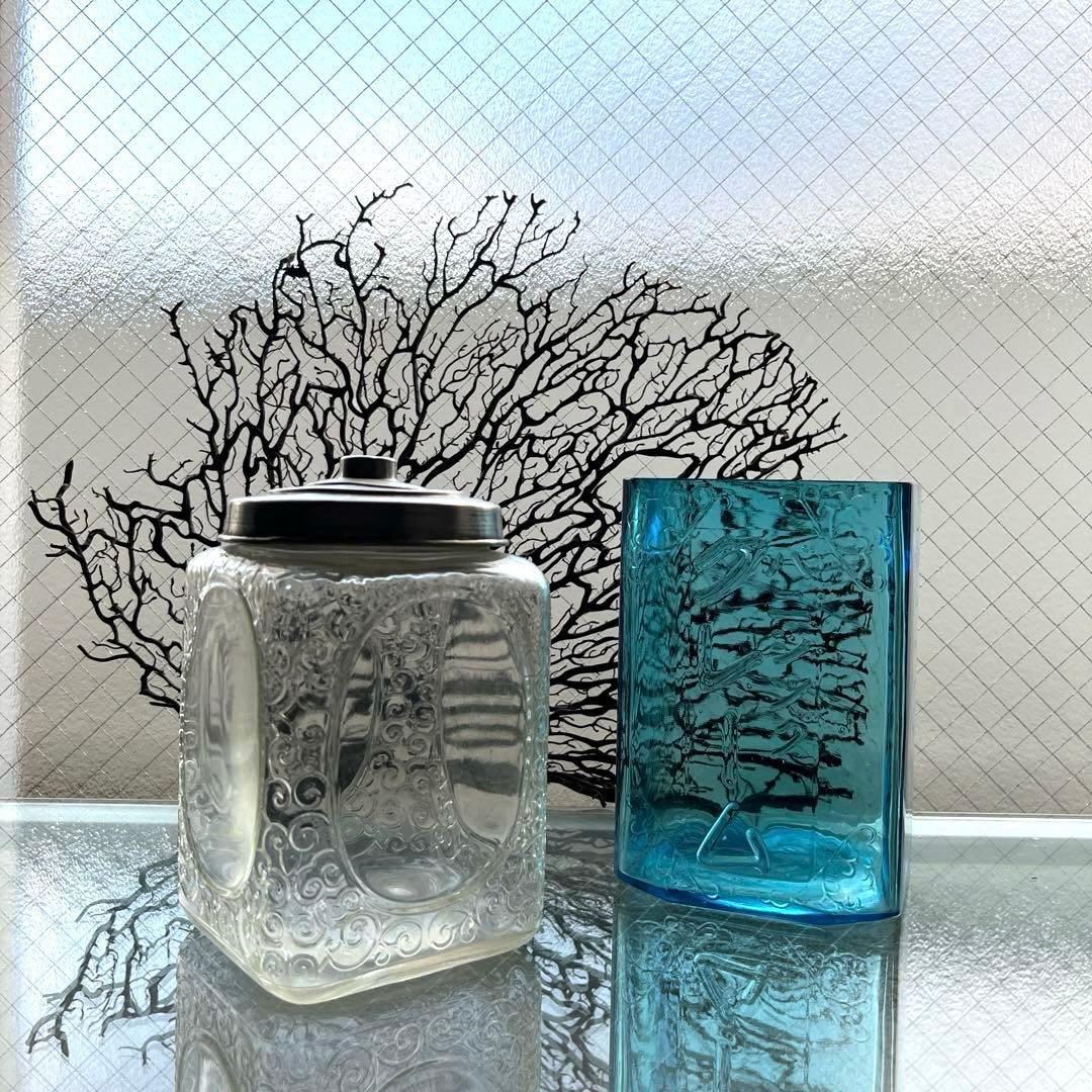 骨董　時代ガラス　希少　化粧品保管瓶　エンボス　唐草プレス　カプリブルー　ウラン