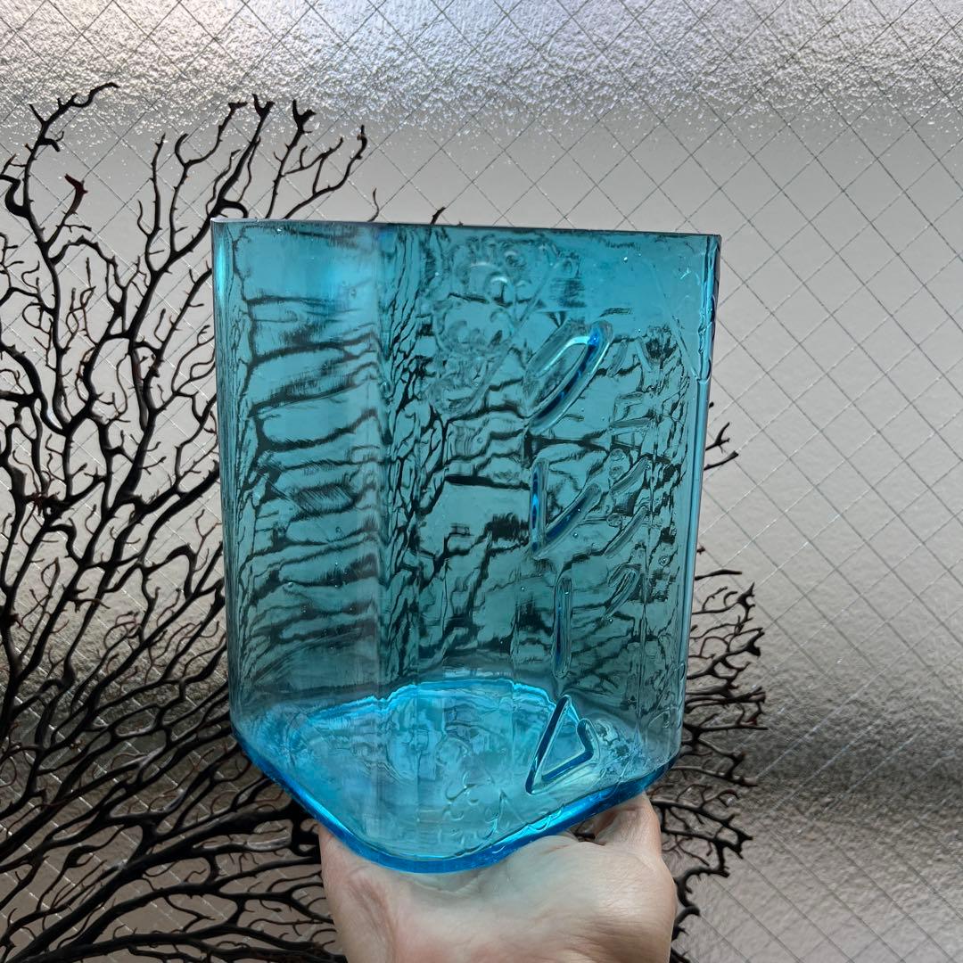 骨董　時代ガラス　希少　化粧品保管瓶　エンボス　唐草プレス　カプリブルー　ウラン