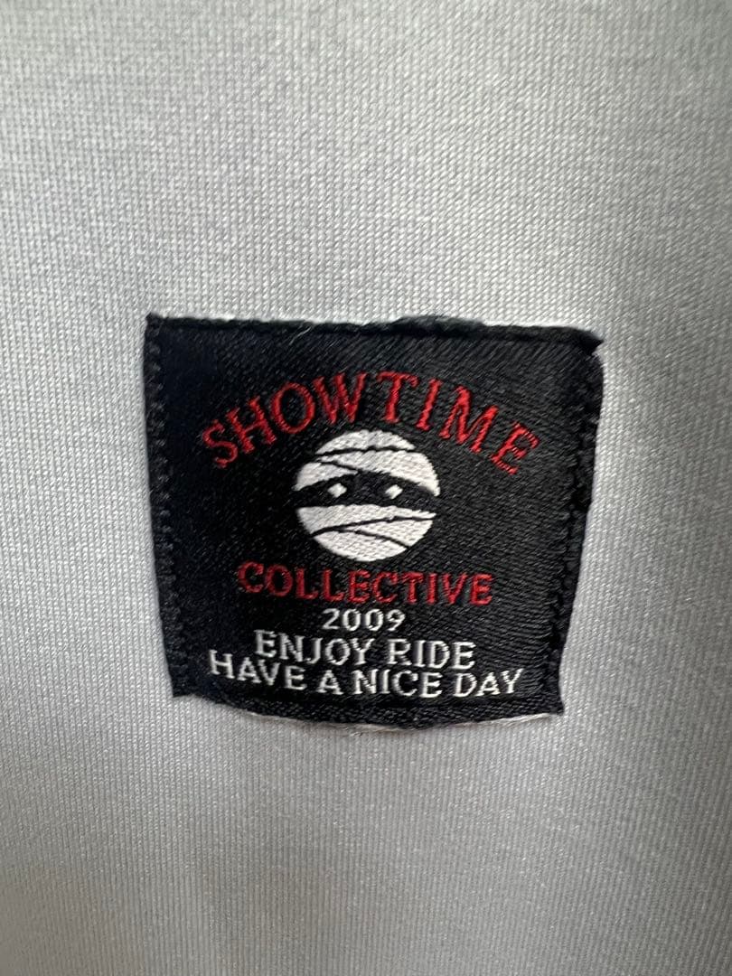 SHOWTIMECOLLECTIVE スキーウェアー上下