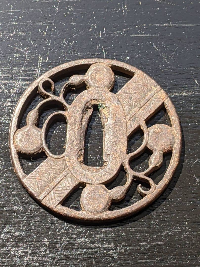 鍔８鉄製　二天 刀装具　時代　古玩　当時物