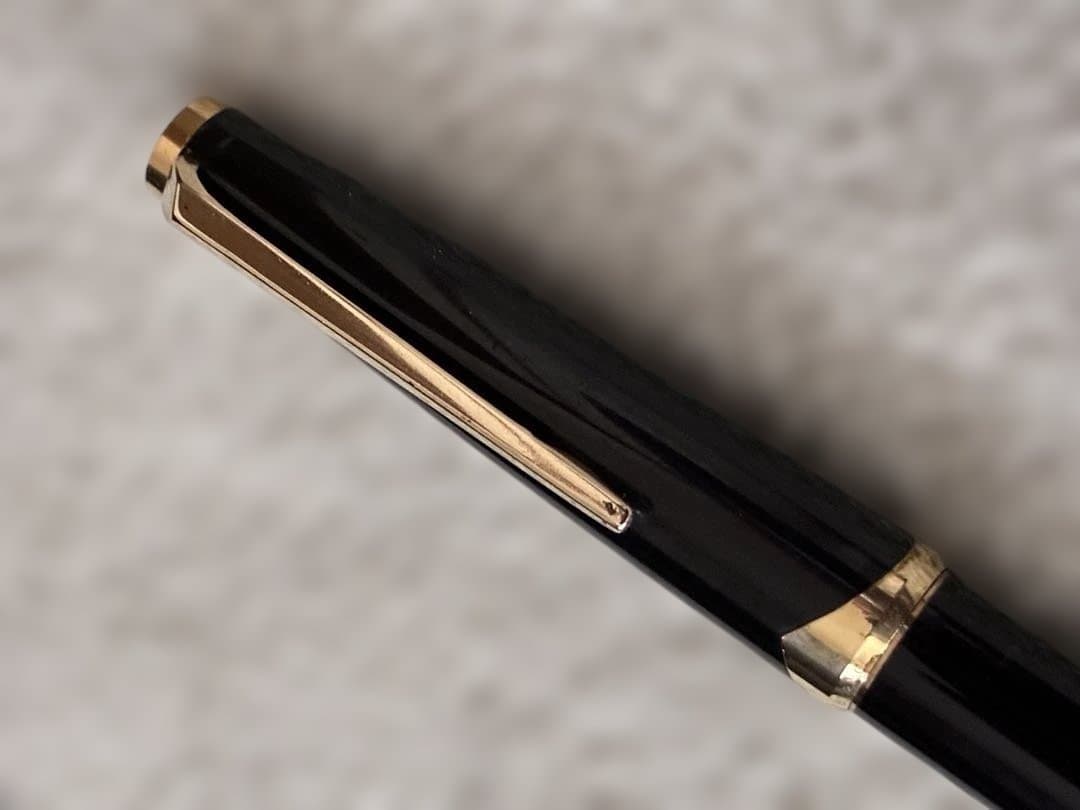 ◾️MONT BLANC モンブラン◾️万年筆◾️黒／金色◾️吸入確認済み◾️