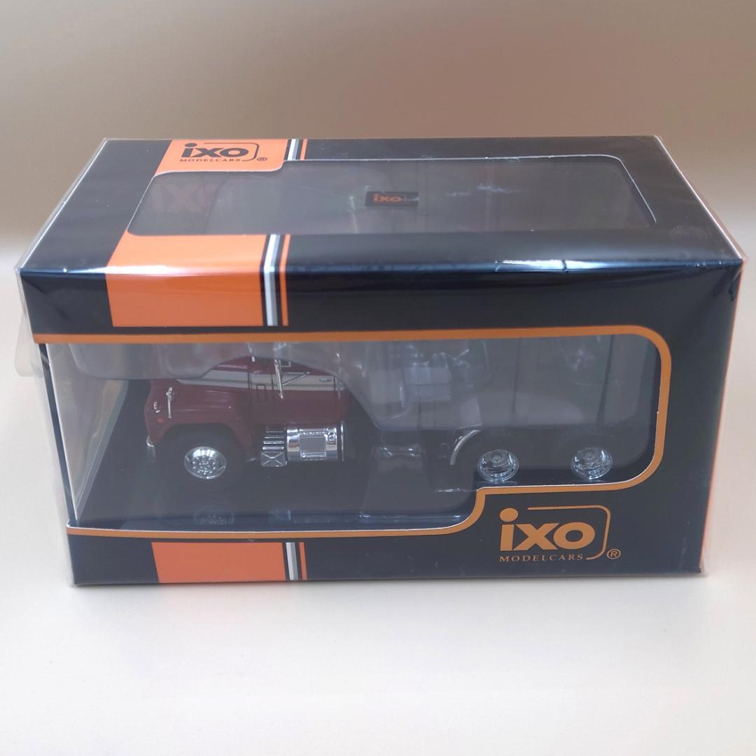 1/43 マック Rシリーズ 1966 メタリックレッド ixo製ダイキャスト製