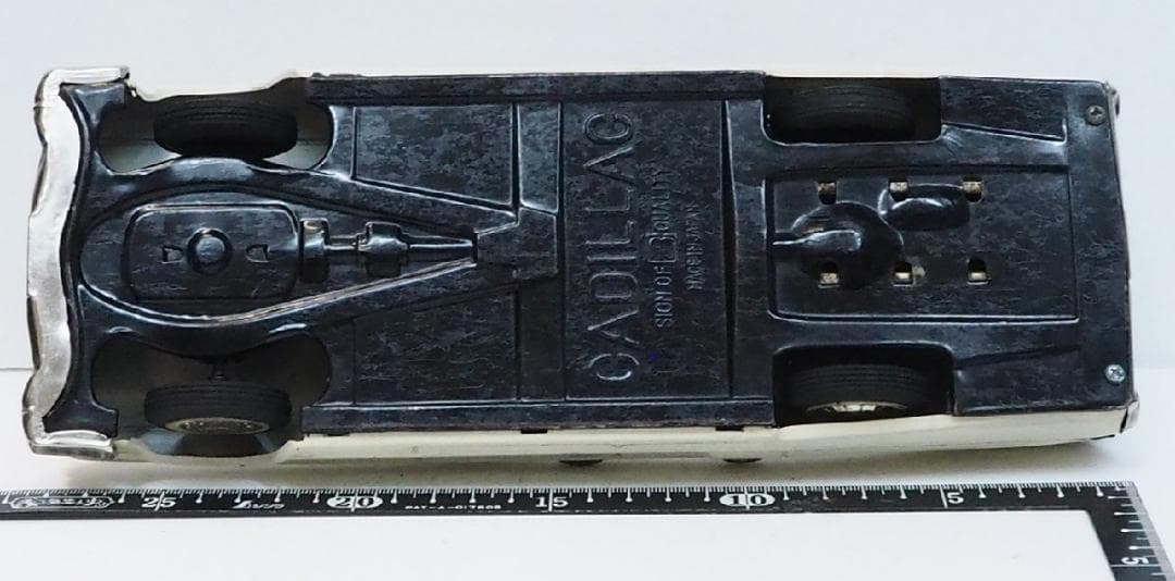 萬代屋 60sキャデラック コンバーチブル 大 白tinブリキtoy car箱無