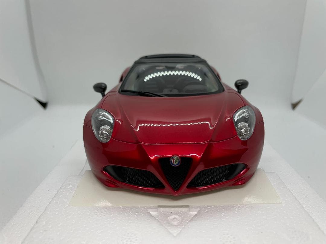 101-101 オートアート 1/18 アルファ・ロメオ 4C SPIDER