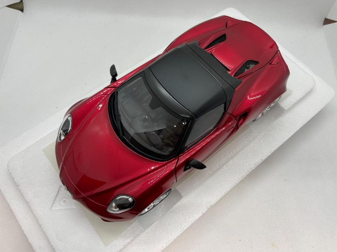 101-101 オートアート 1/18 アルファ・ロメオ 4C SPIDER