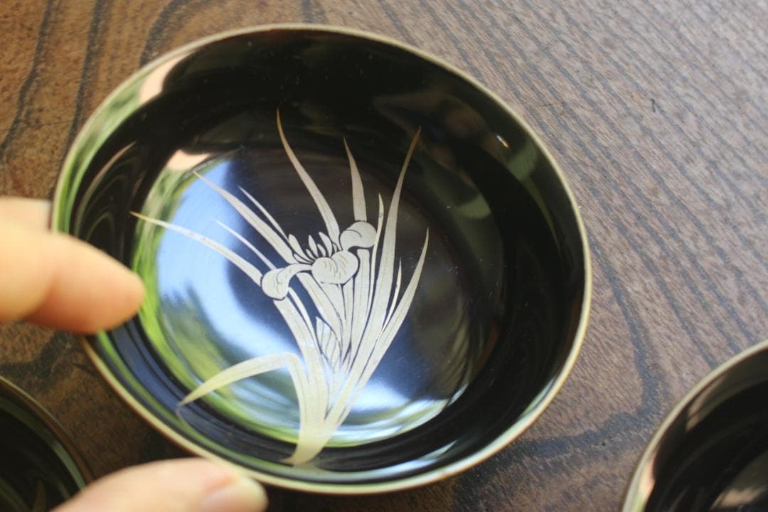 小傷有！時代金縁黒漆に優美な草花蒔絵の映える小皿7点（検輪島塗蒔絵皿菓子皿
