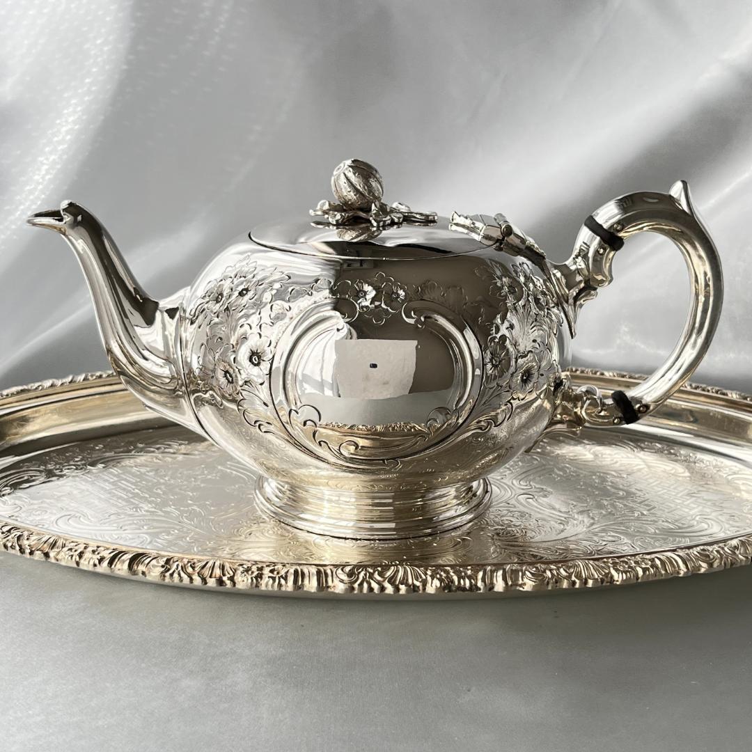 【英国】 ビクトリアンのティーポット【シルバープレート】