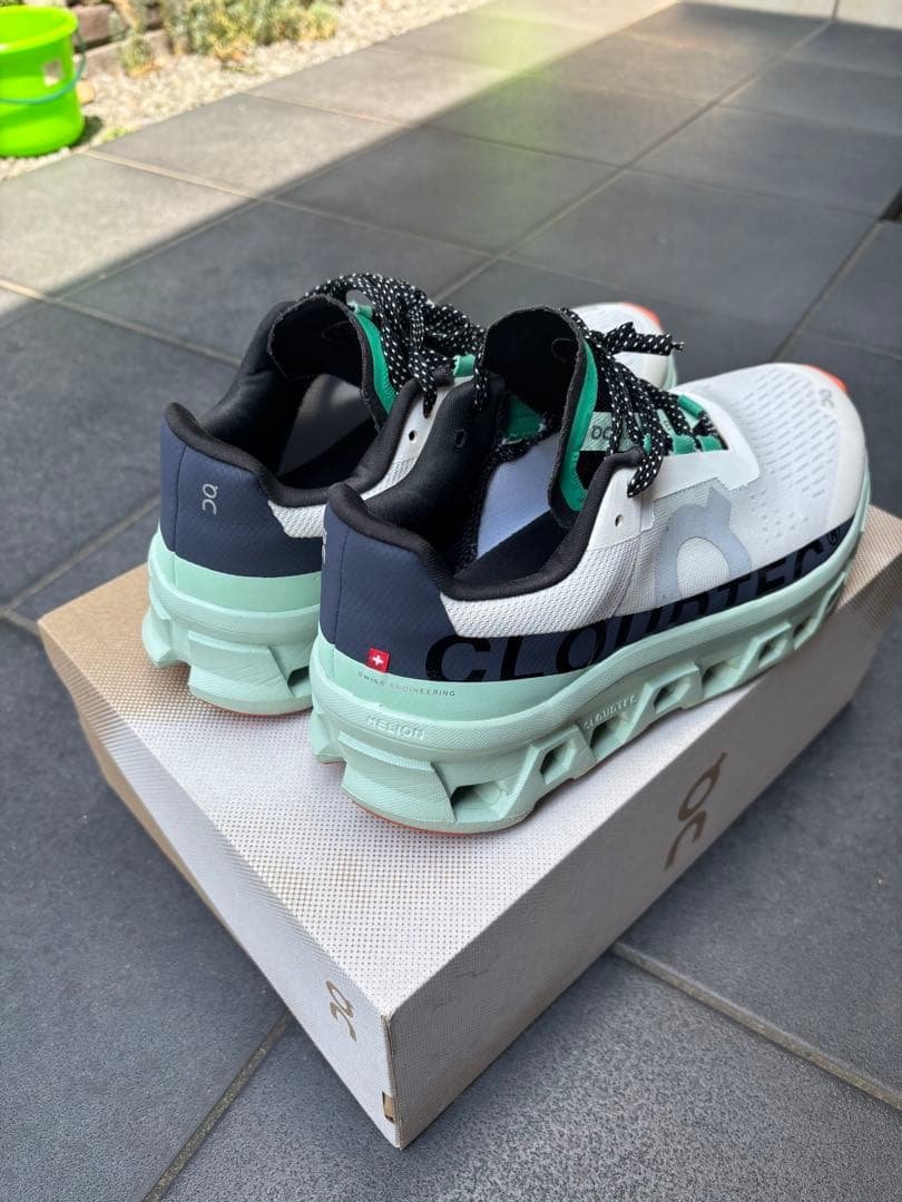 ON Cloud monster ランニングシューズ　26センチ