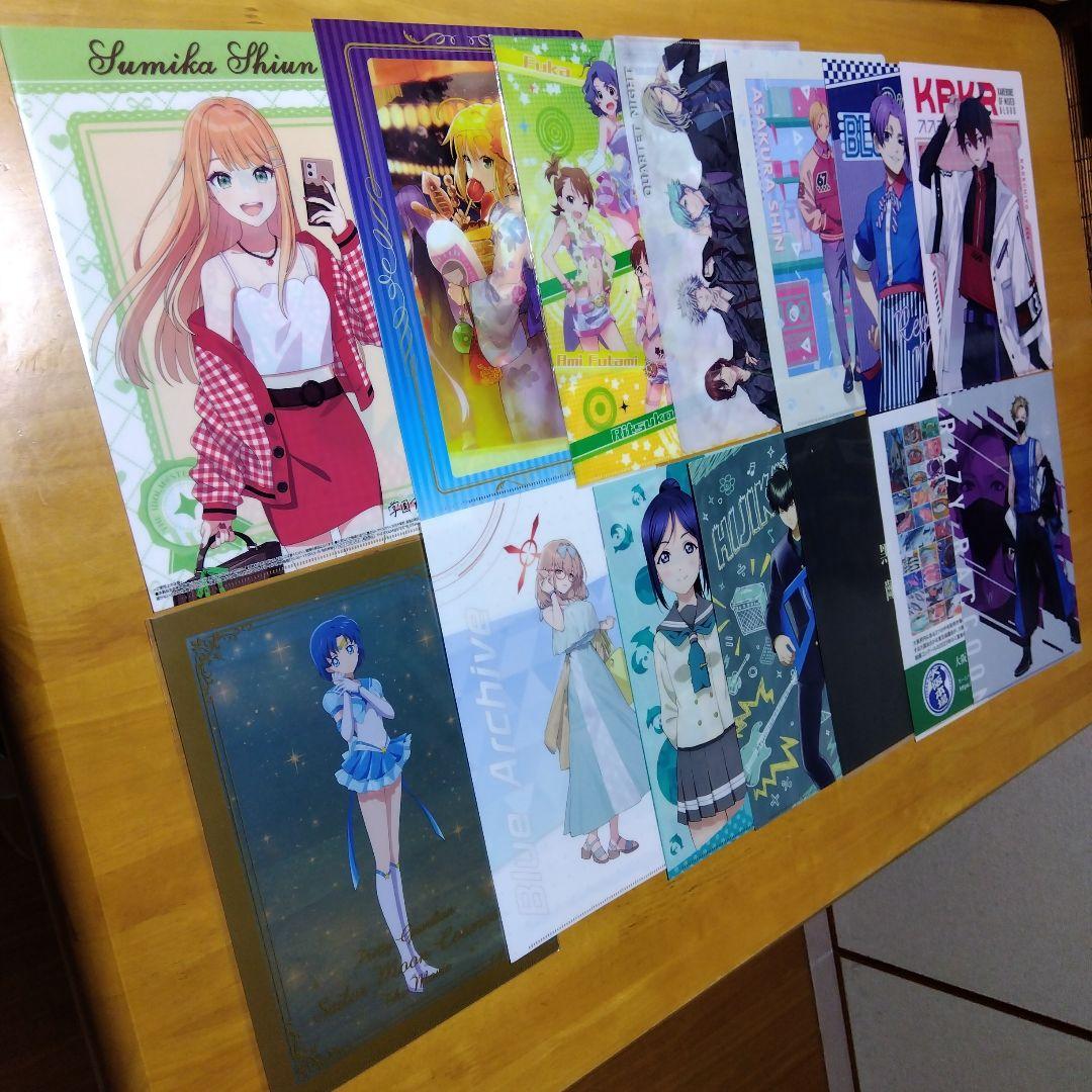 アニメノンジャンル美少女系など　Ａ−４クリアファイル まとめ売リ大量２５０枚