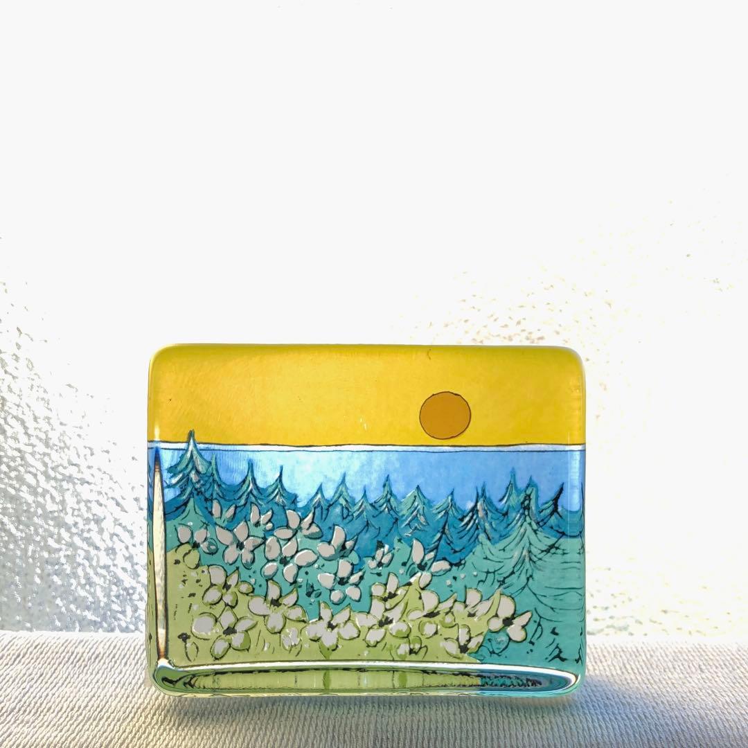 北欧の太陽と白い花のガラスカード(大)／ イッタラ　フィンランド