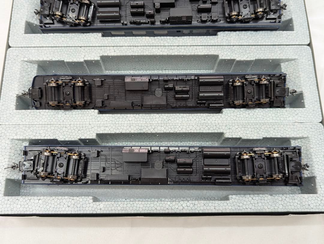 KATO　２０系特急形寝台客車 【3-504】 ４両基本セット　室内灯点灯