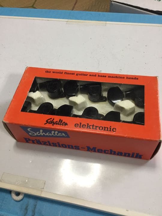 エレキギター用糸巻き(3:3)(Black)