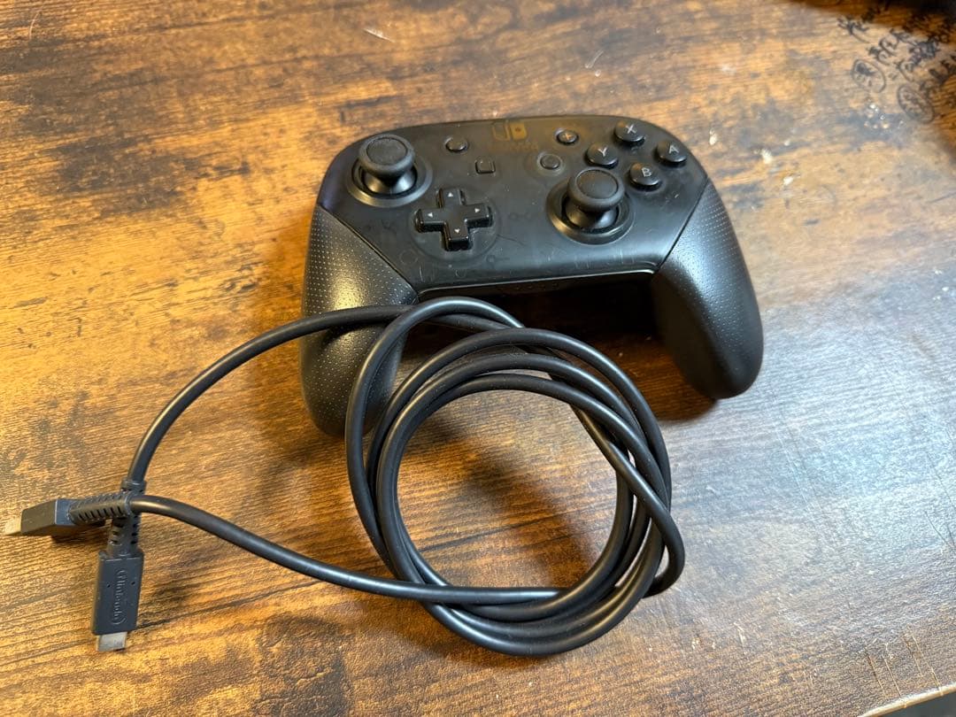 ニンテンドースイッチ　本体　ソフト2本　付属品(プロコン×2)