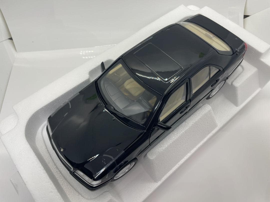 304-043 ノレブ 1/18 メルセデスベンツ C36 AMG 1993