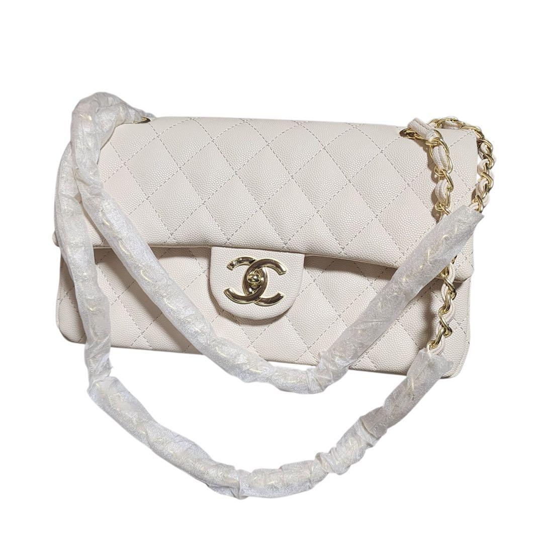 l*様 CHANEL　ショルダーバッグ　ベージュ　キルティング　ノベルティ　シャ