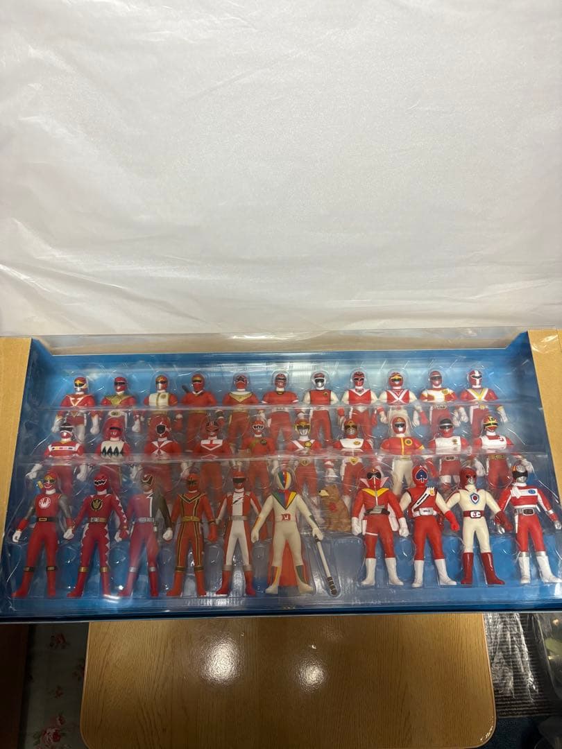 30戦隊レッドヒーロー大集合 バンダイ