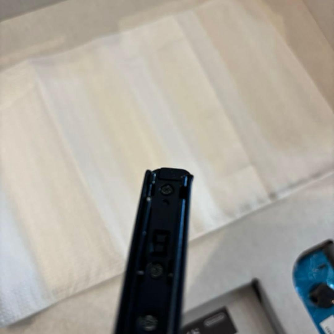 Nintendo Switch 本体　ネオンブルー（L）　ネオンレッド（R）