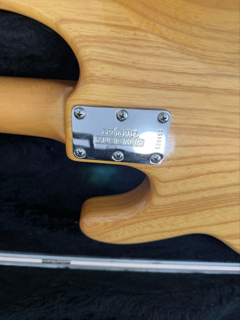 ベース　MUSIC MAN Sting Ray