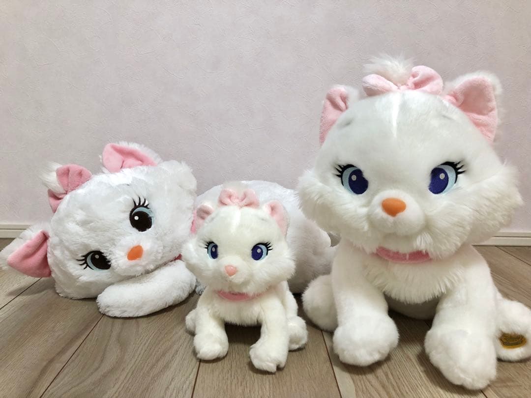 マリーちゃん　ディズニーストア　ぬいぐるみ　寝そべりぬいぐるみ　レア　販売終了