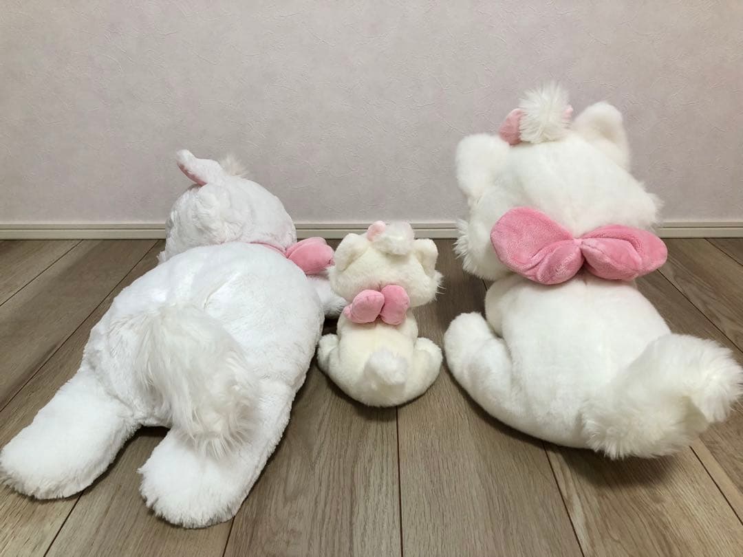 マリーちゃん　ディズニーストア　ぬいぐるみ　寝そべりぬいぐるみ　レア　販売終了