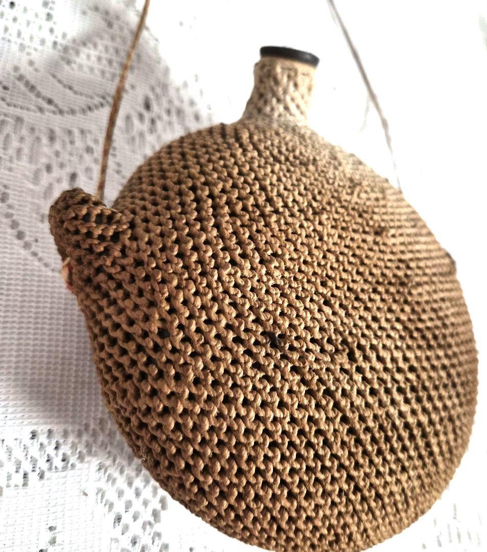 昔の水筒　風情ある掛け花いれに