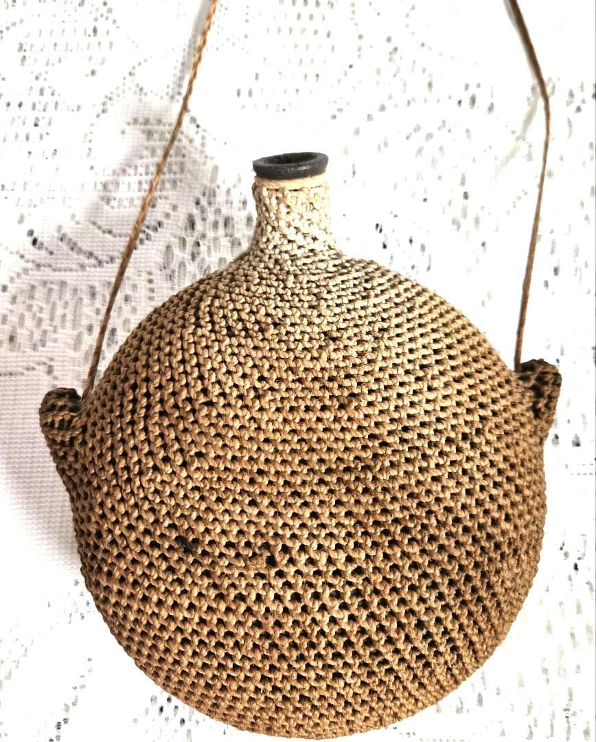 昔の水筒　風情ある掛け花いれに