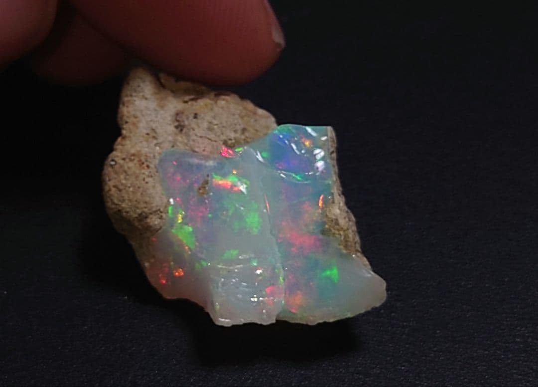 エチオピアウェロ産　オパール 原石　ジュエリーグレード　鉱物標本