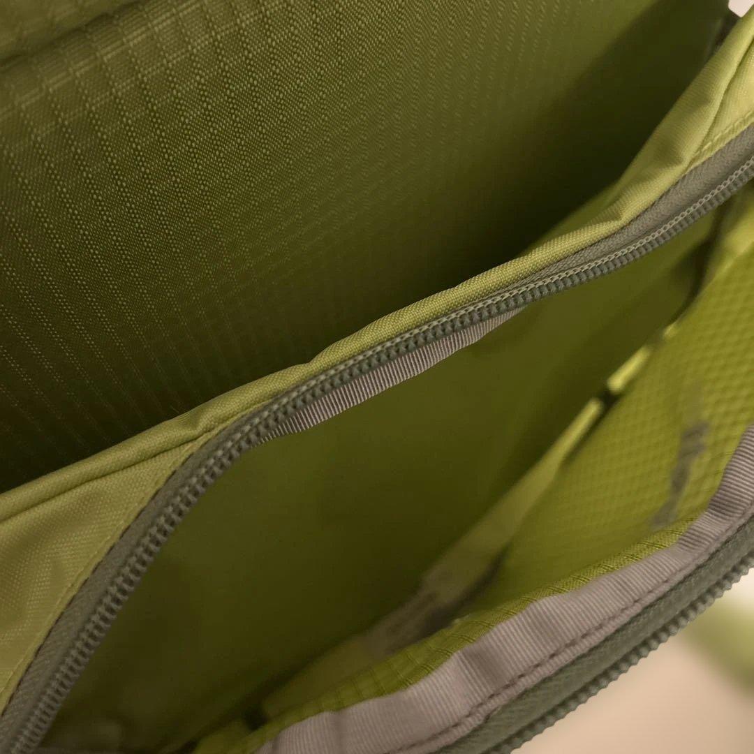 モンベル 犬用　リュック　グリーン系