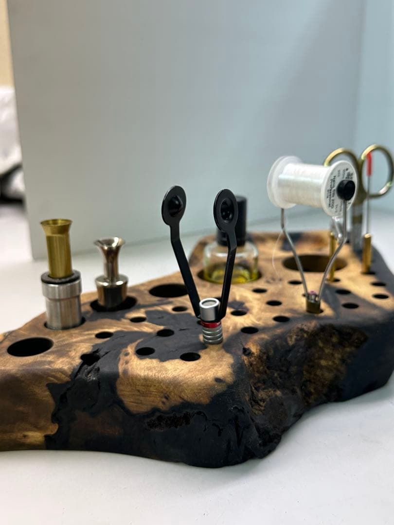 特大黒柿のフライタイイング用ツールスタンド