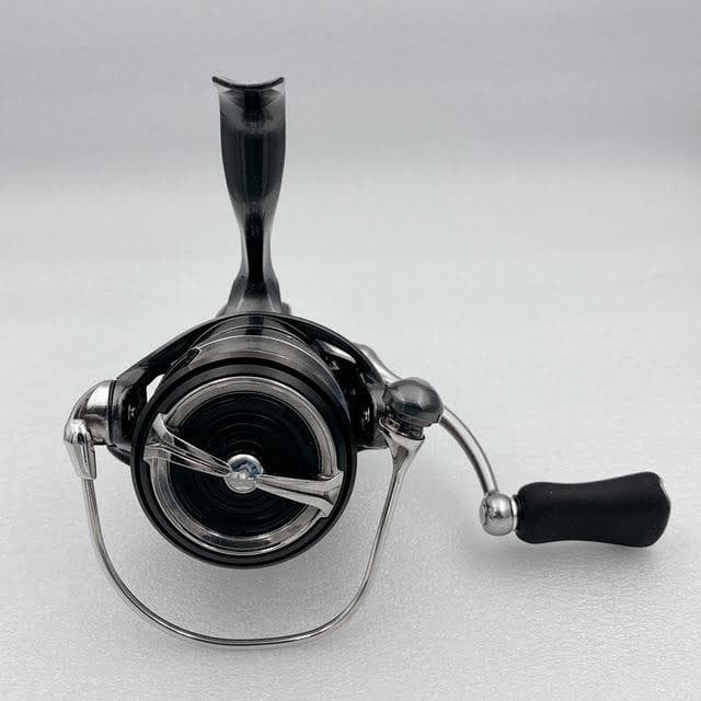 【美品】ダイワ 24ルビアス LT2500S-XH スピニングリール