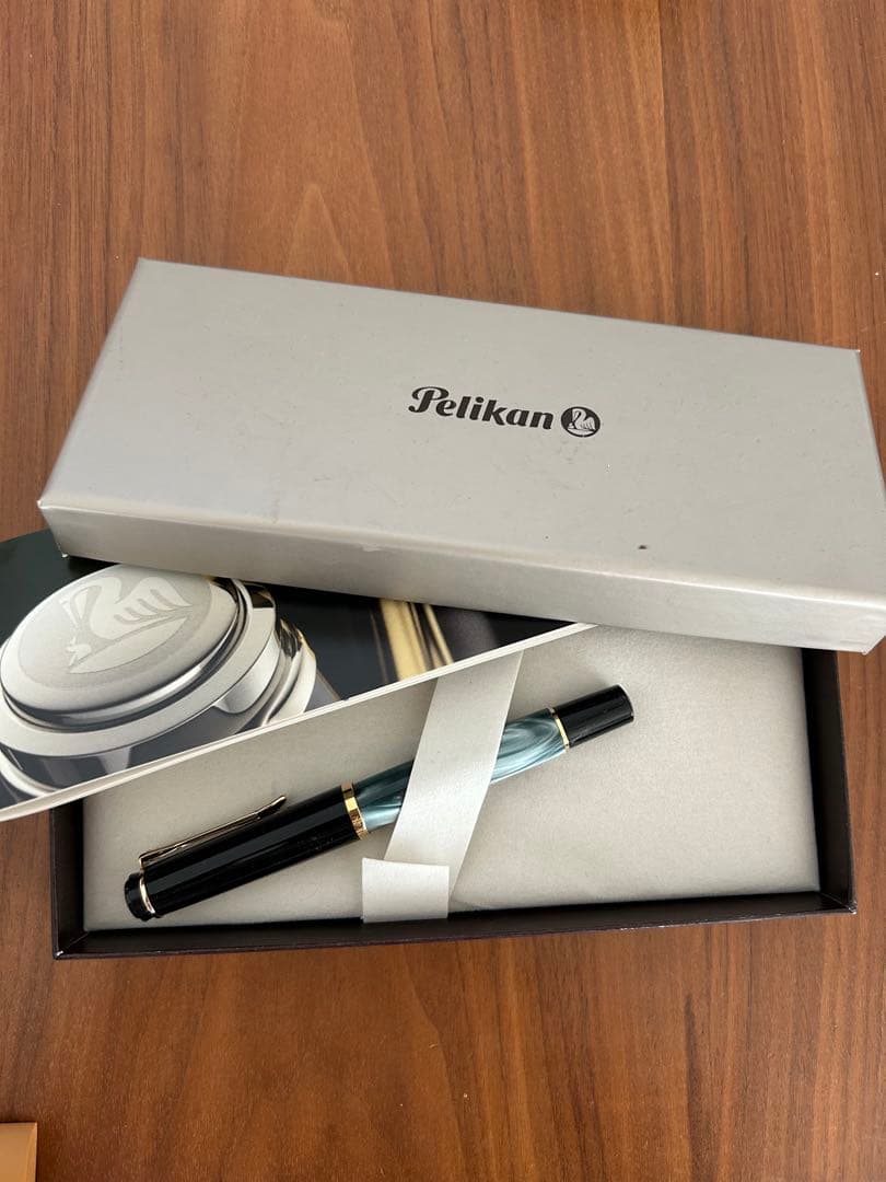 【みやさと様】Pelikan 万年筆 グリーンマーブル　インク付き