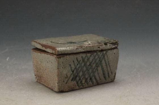 【桃山時代】古唐津 絵唐津香合 金銀字形 黒柿箱