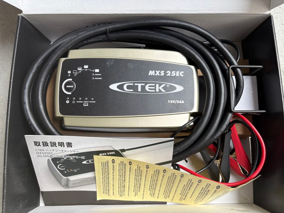 ⭐︎新品・未使用⭐︎CTEK（シーテック） カーバッテリー充電器・走行充電器