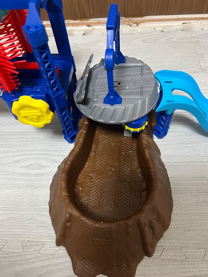 ミニカー Monster jam megalodon monster wash