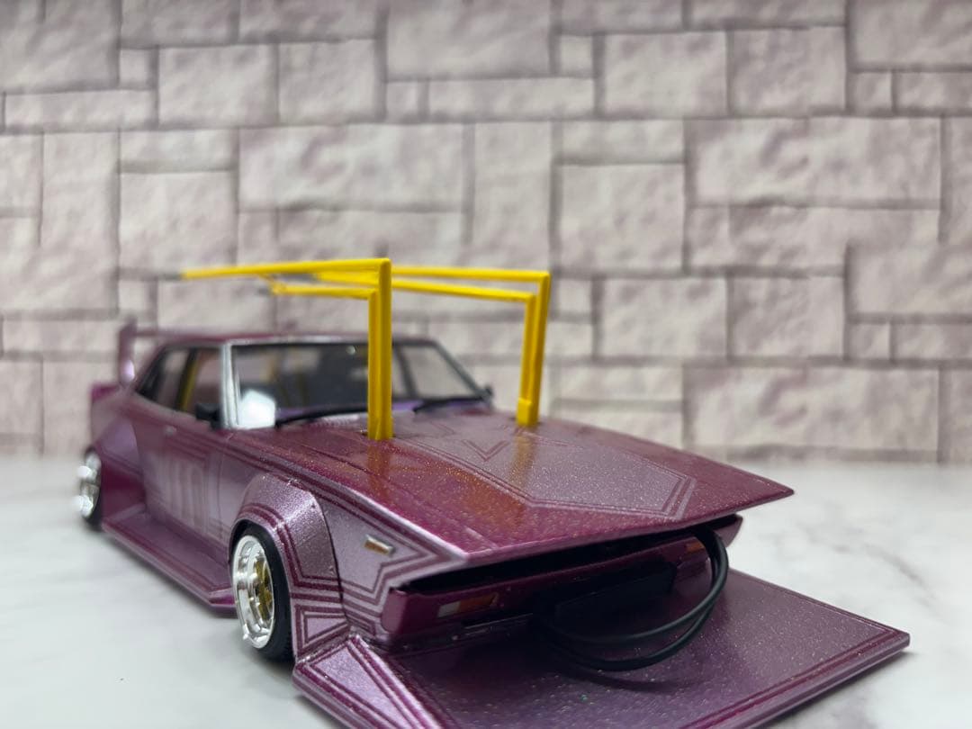 アオシマ　ケンメリ4ドア　完成品　1/24 メタリックレッド