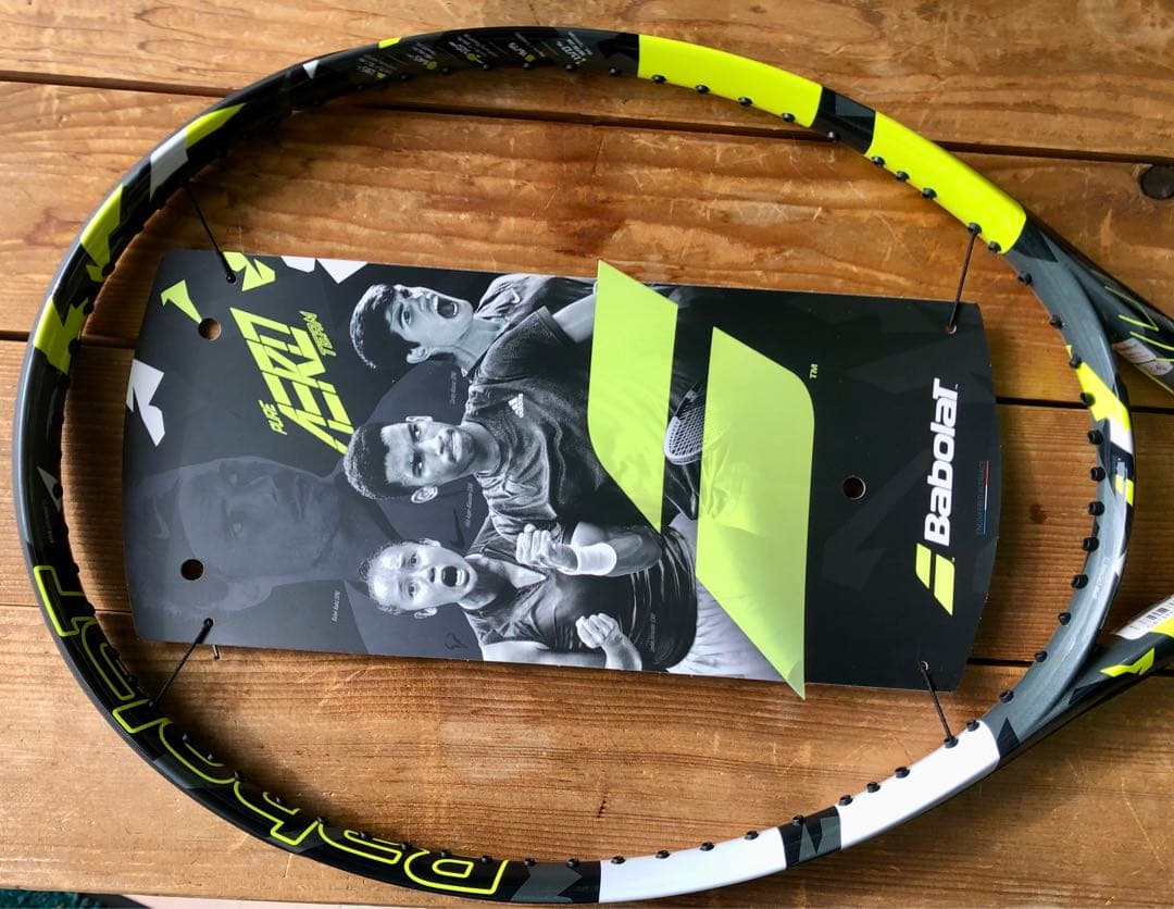 新品 Babolat PURE AERO TEAM G2 ガット付き バボラ