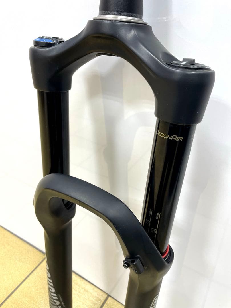 ROCKSHOX Yari RC 27.5 160mm MTB サスペンション