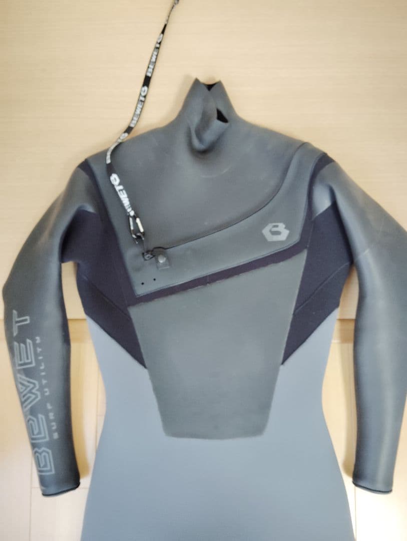 BEWET セミドライスーツ