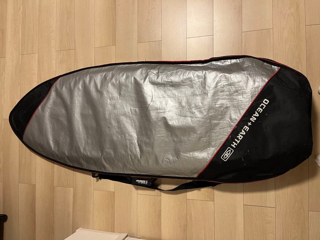 FlyingFish サーフボード ケース、トライ、ツインキールフィン付き