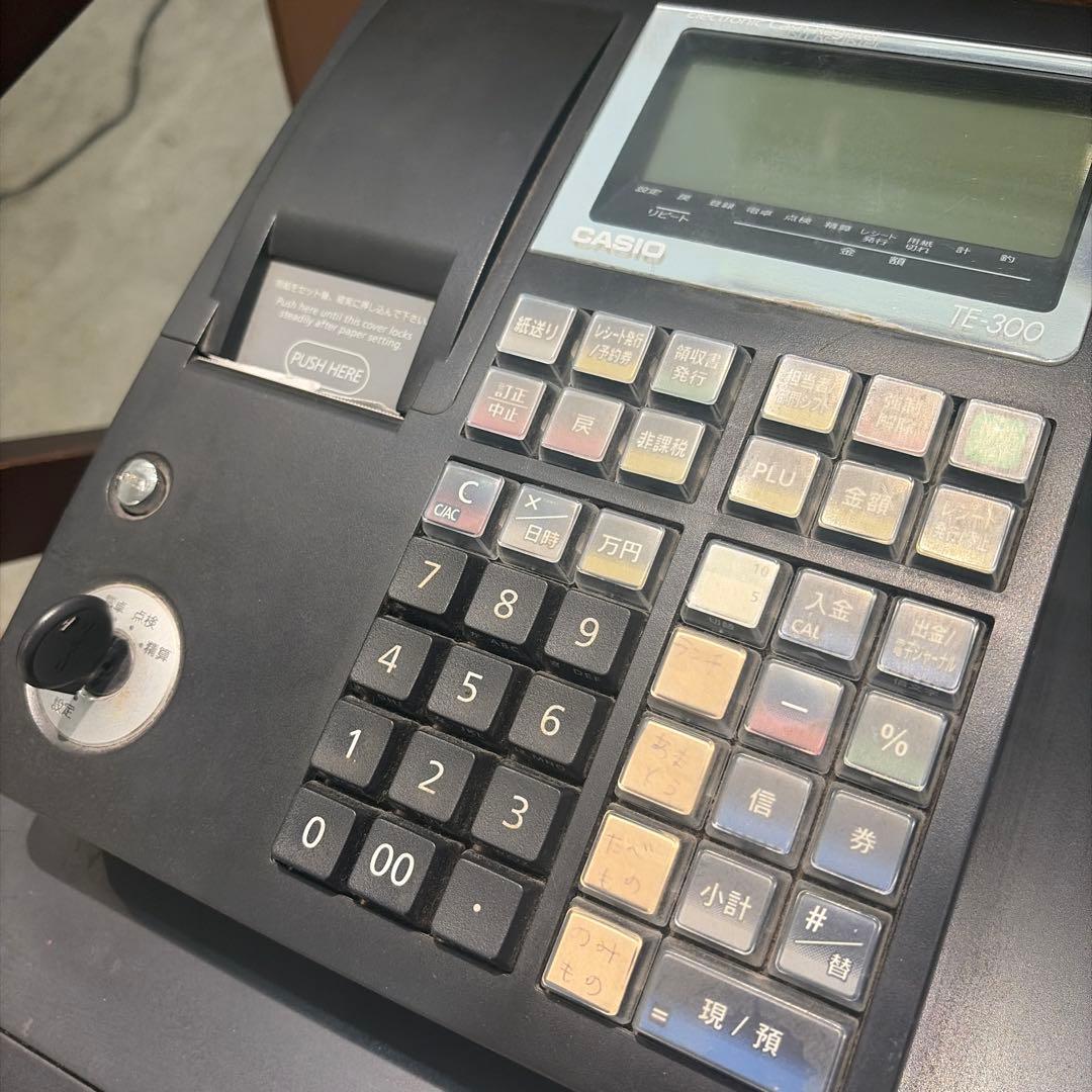 CASIO TE-300 レジスター　普通紙新品のロールペーパー四巻付き
