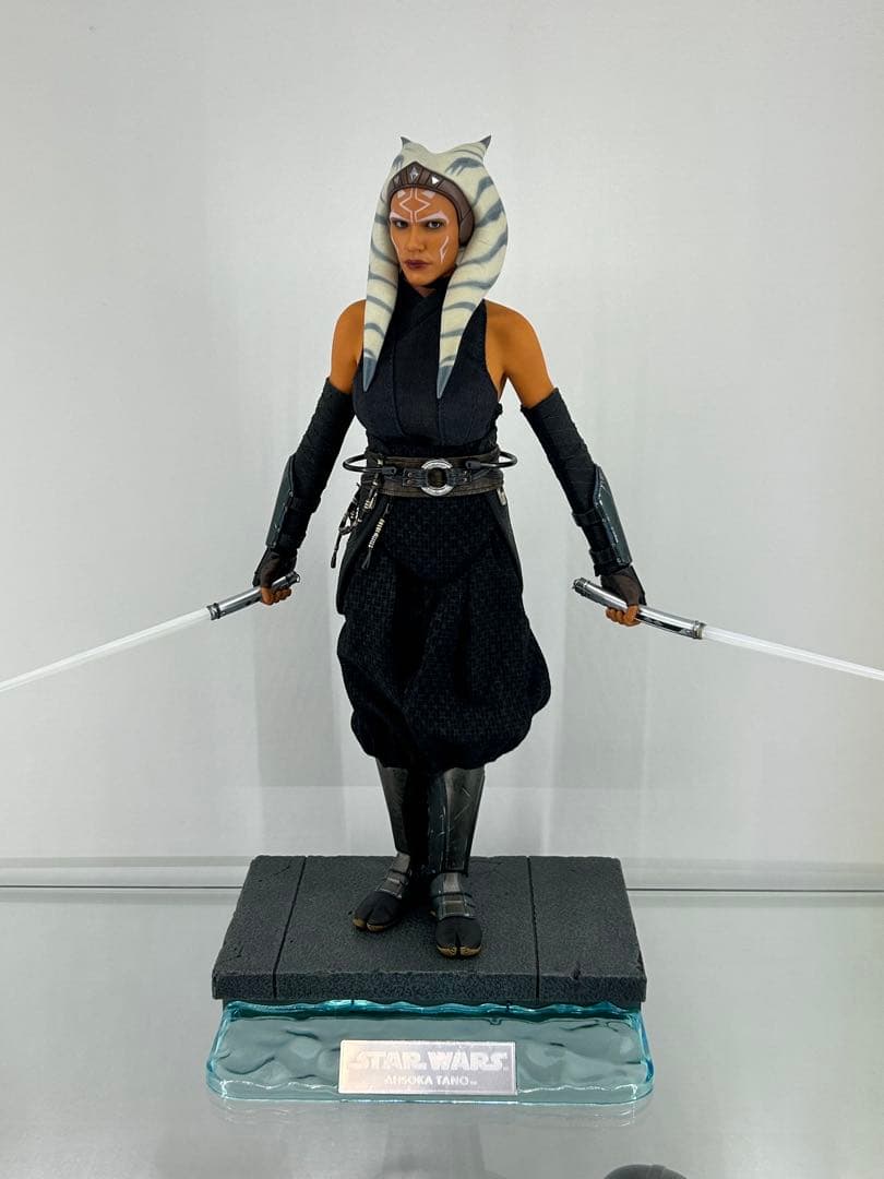 【美品】スターウォーズ ホットトイズ アソーカ　マンダロリアン　HOTTOYS