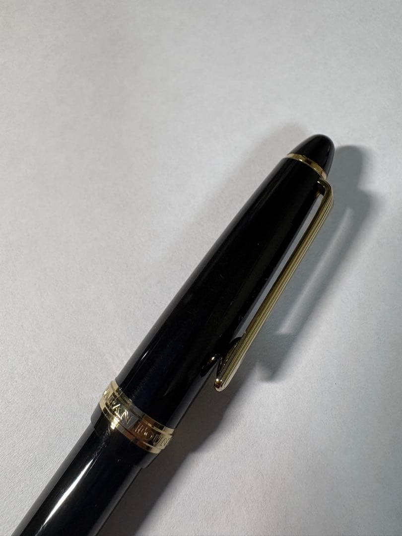 セーラー万年筆　プロフェッショナルギア ボールペン（ブラック × ゴールド）
