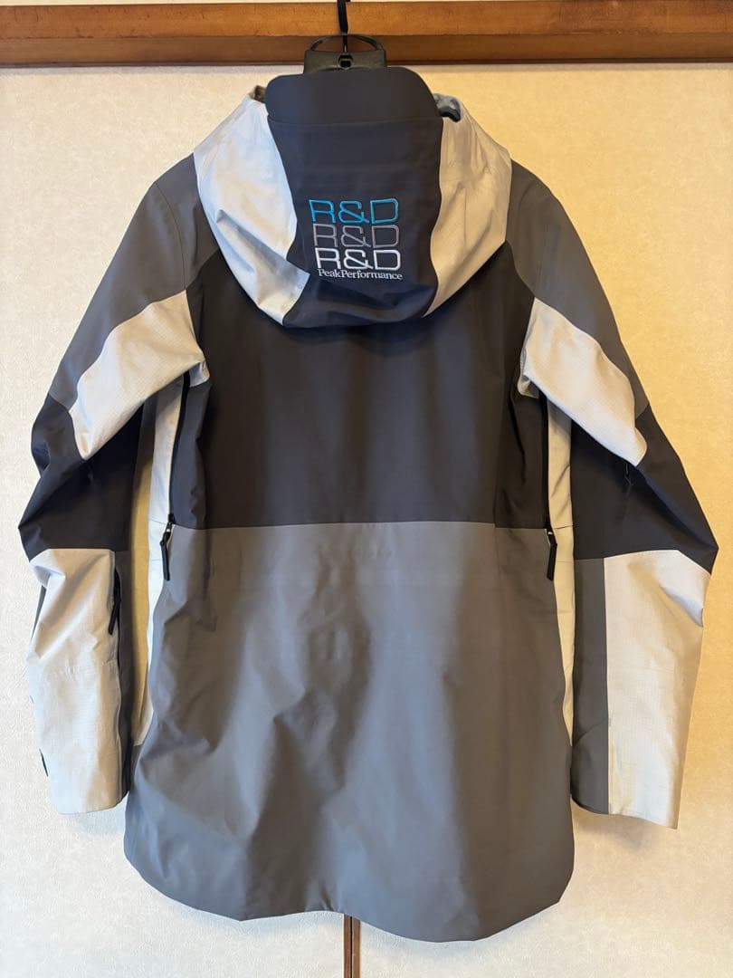 オークションに変更　ピークパフォーマンスShielder