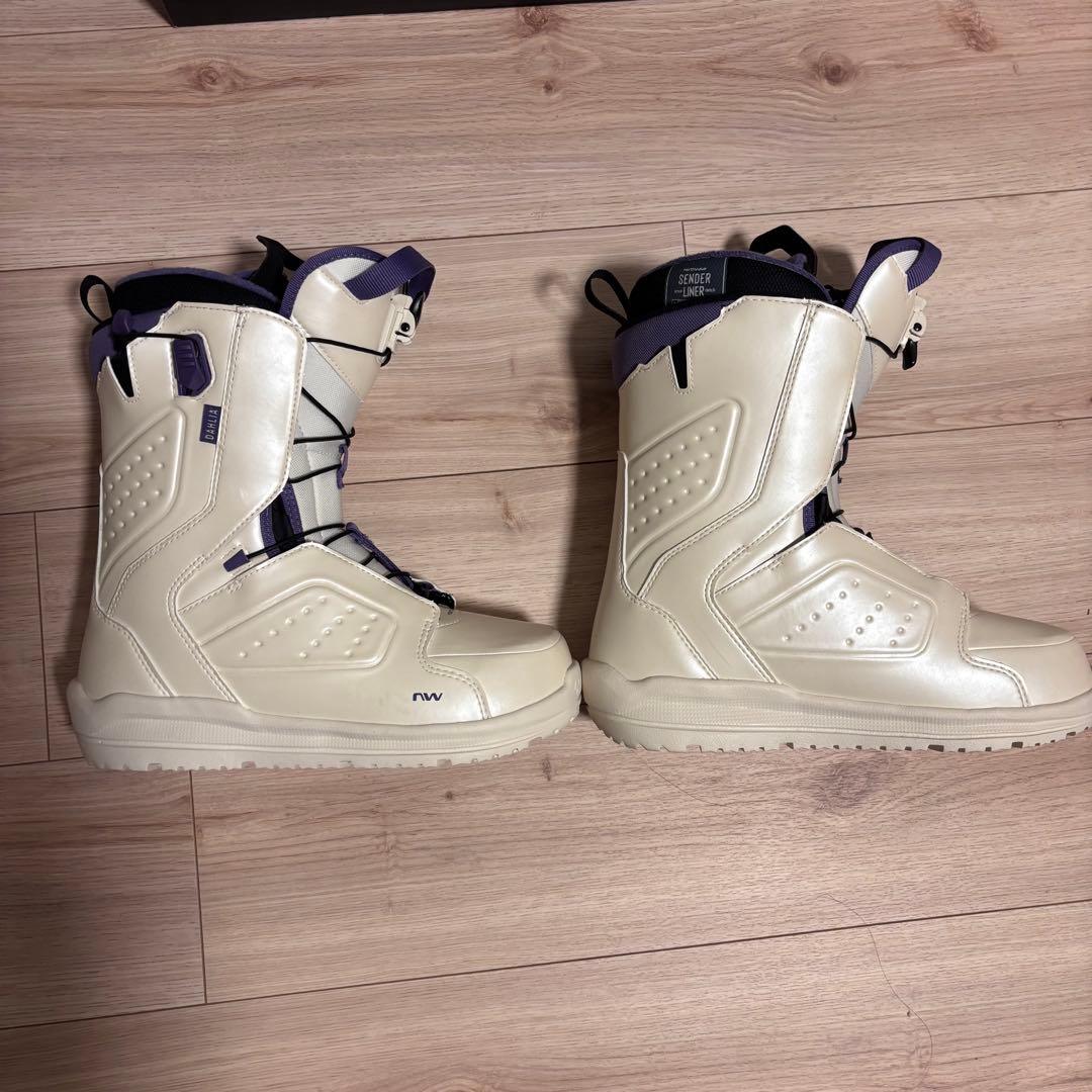 スノーボード　ブーツ　クイックレース　ノースウェーブ　ダリア