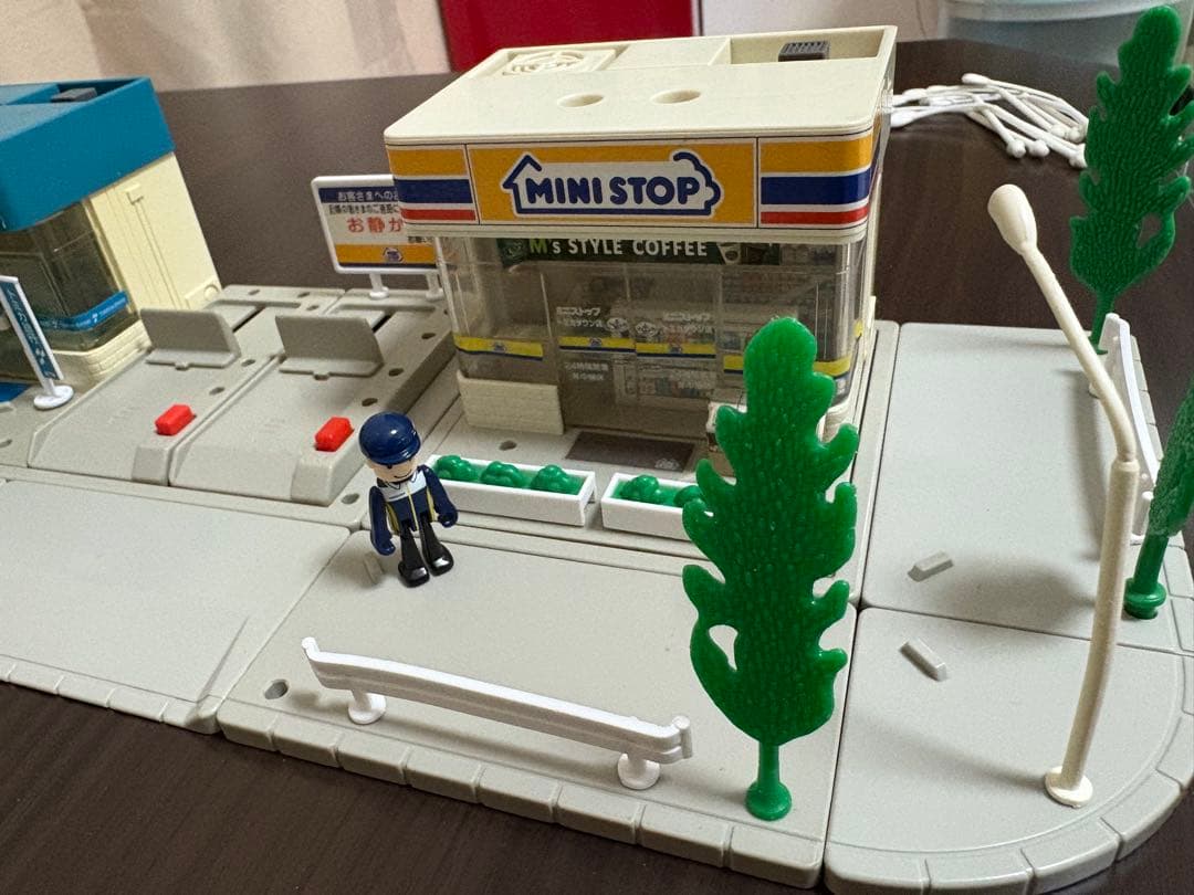 トミカタウン　まとめ売り　プラキッズ12体付き