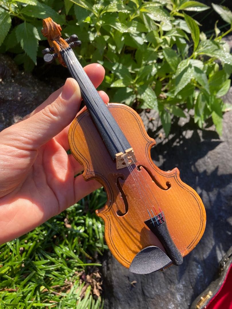 レア　ボストン美術館　ミニチュアバイオリンのオブジェ