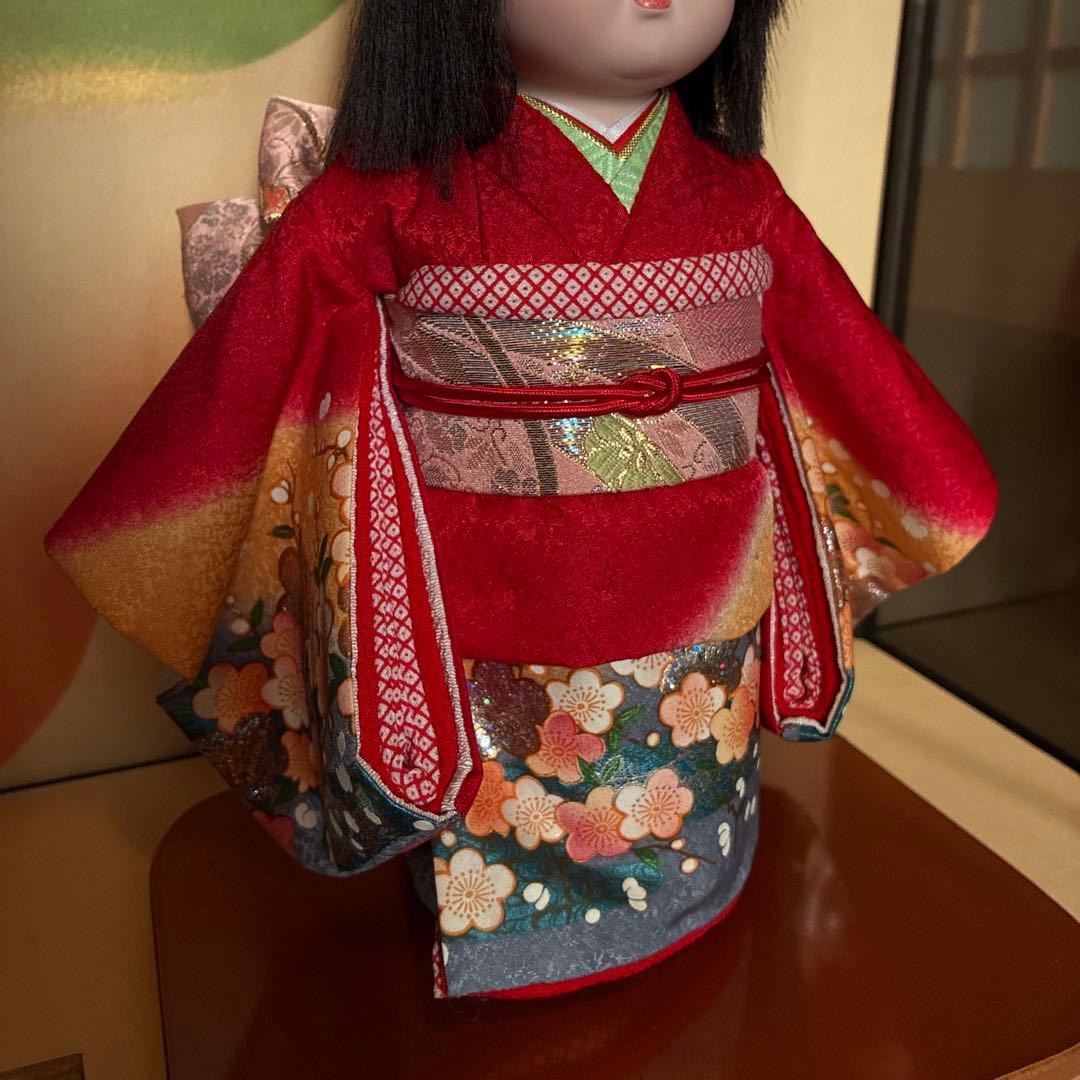 ガラス入り　日本人形