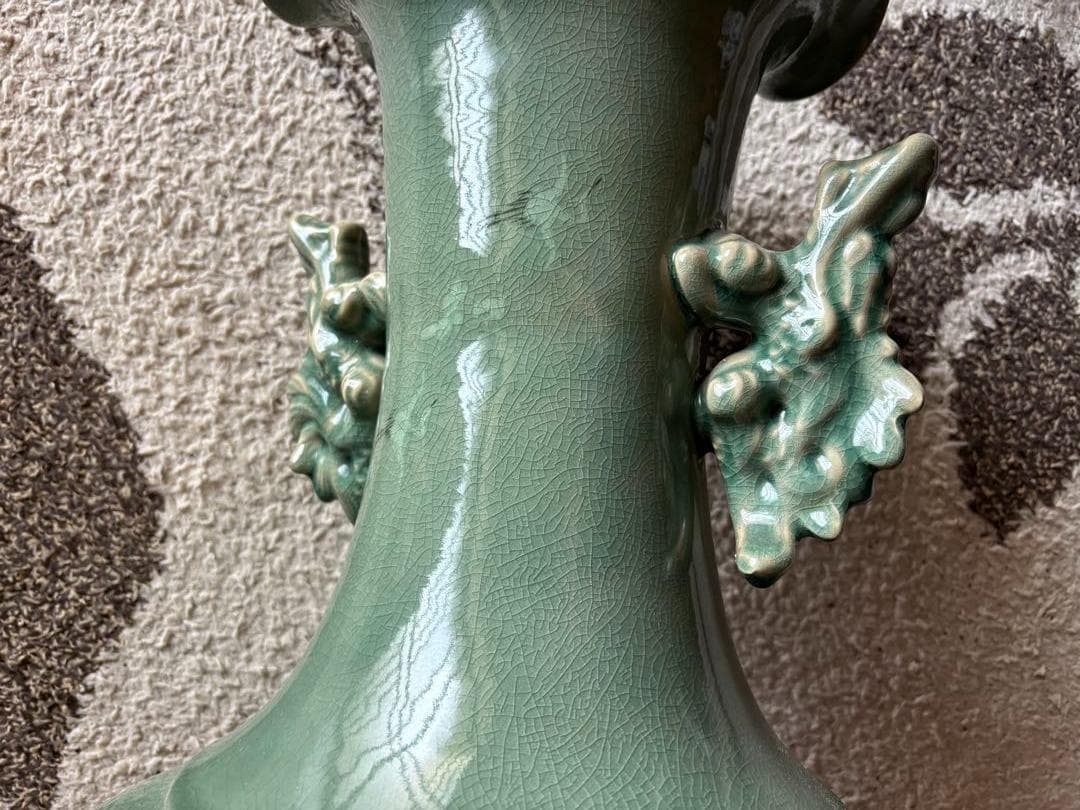 高麗青磁　花瓶　置き飾りアンティーク