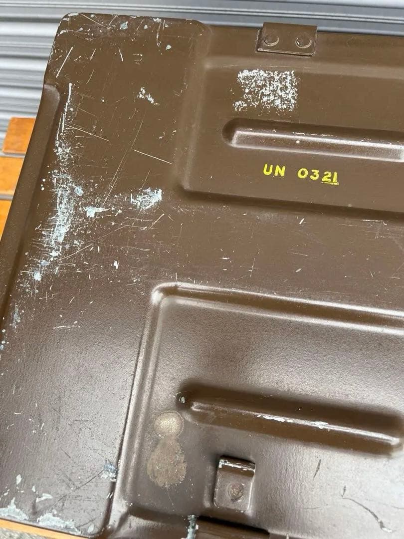 弾薬箱　81ｍｍ追撃砲用　ミリタリーボックス　金属製　アンモボックス　収納ケース