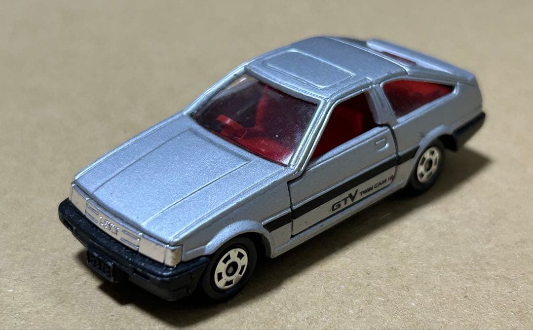 トミカ トヨタ カローラ4ドアセダン カローラレビン 2台セット